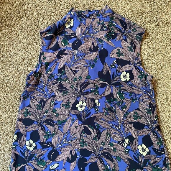 21-💼Like New Halogen Top Sleeveless, V-neck - Picture 3 of 7